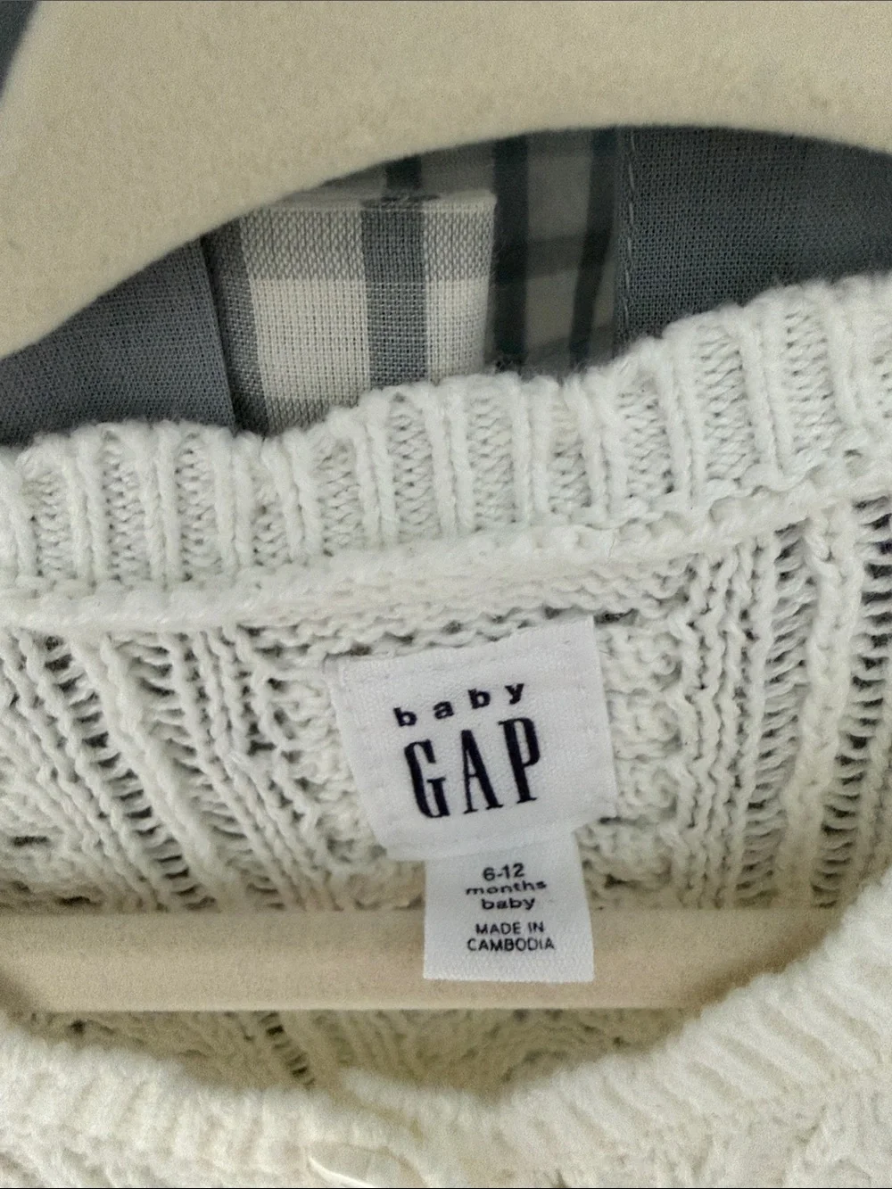 GAP Cream Scalloped Cable Knit Button Cardigan